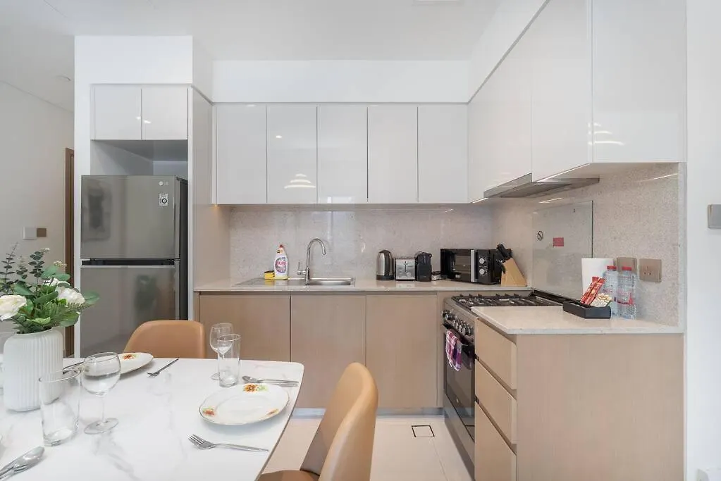 Stylish Urban Living - 1-Bedroom In Burj Royale Dubai 0*,  United Arab Emirates